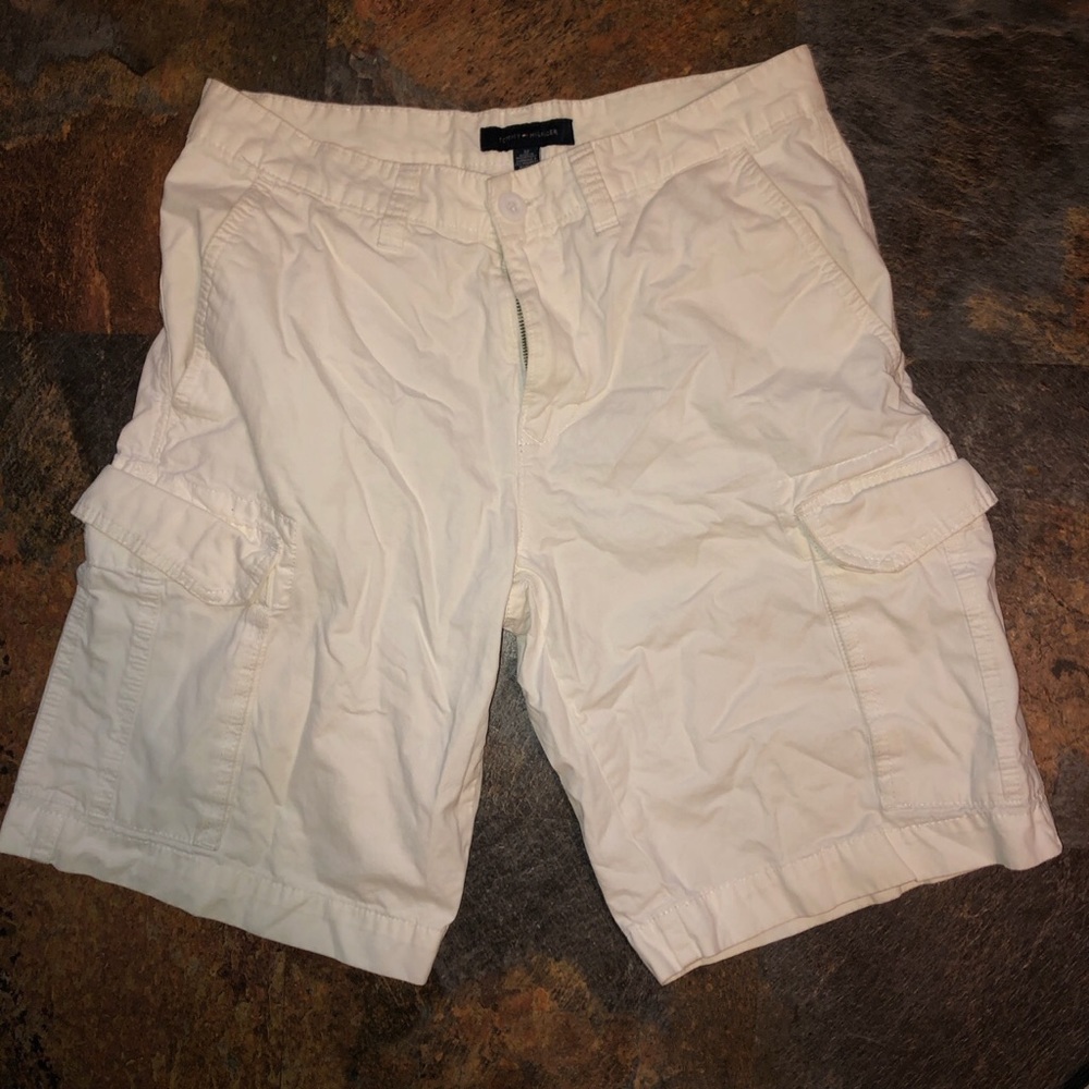 Men’s Tommy Hilfiger cargo shorts, size 32